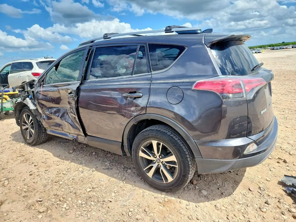 2018 TOYOTA RAV4 XLE  