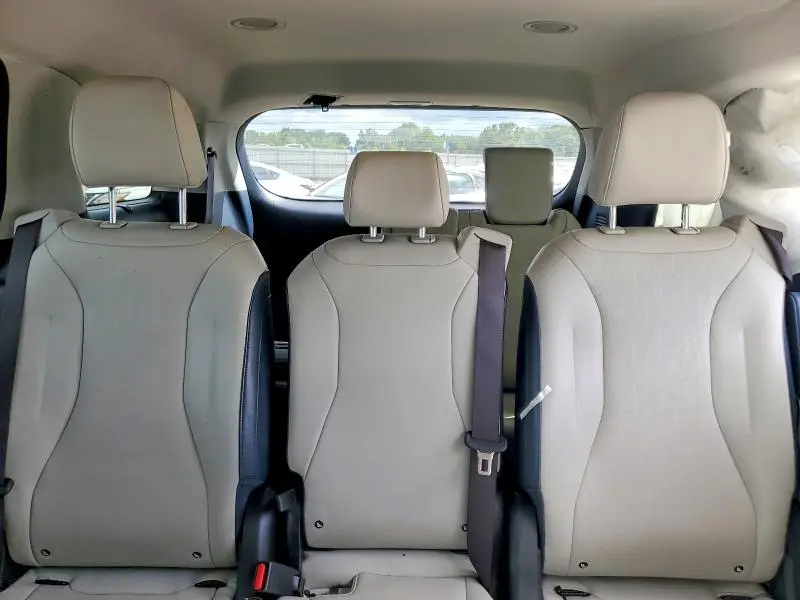 2025 KIA CARNIVAL EX  