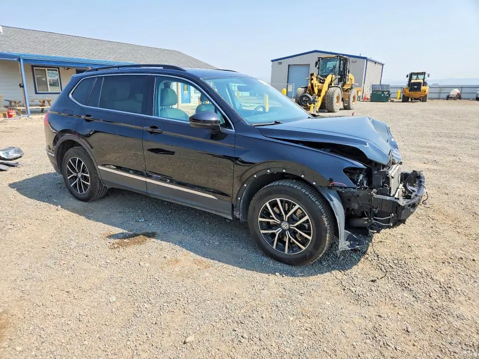 2021 VOLKSWAGEN TIGUAN SE  