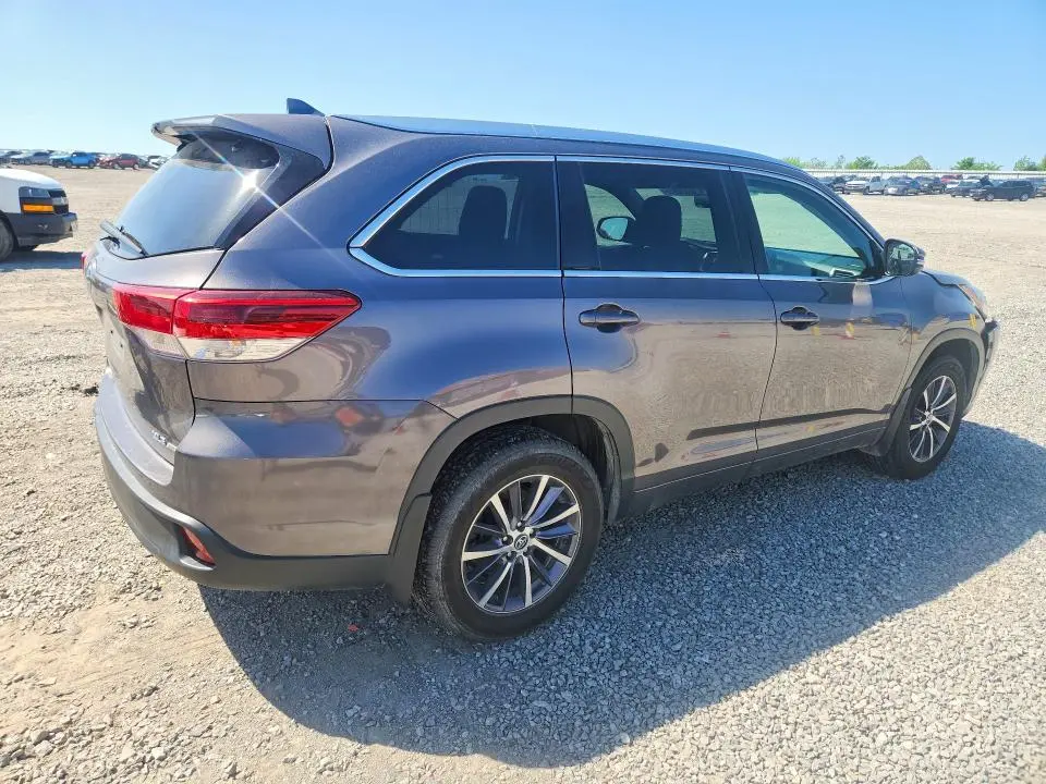 2018 TOYOTA HIGHLANDER XLE  