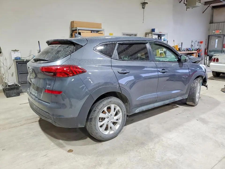 2021 HYUNDAI TUCSON SE  
