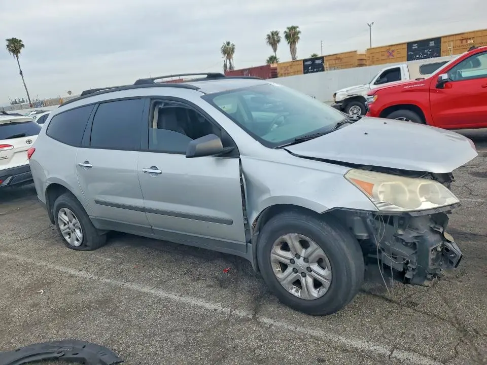 2012 CHEVROLET TRAVERSE LS  