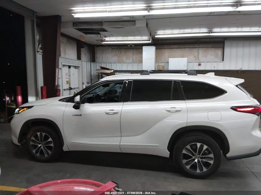 2020 TOYOTA HIGHLANDER HYBRID XLE