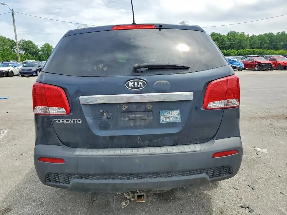 2013 KIA SORENTO LX  