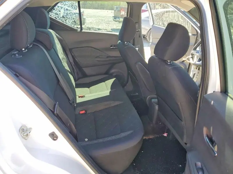 2018 NISSAN KICKS SV  