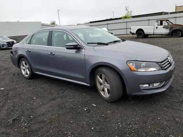 2015 VOLKSWAGEN PASSAT S  