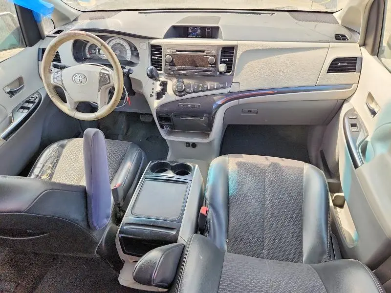 2012 TOYOTA SIENNA SPORT  