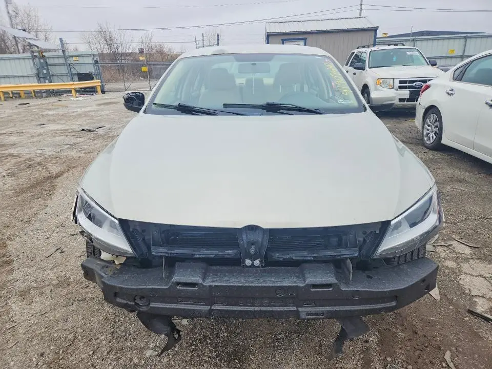 2011 VOLKSWAGEN JETTA SE  