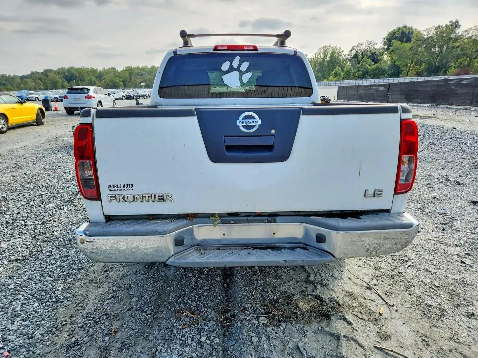 2010 NISSAN FRONTIER SE V6  