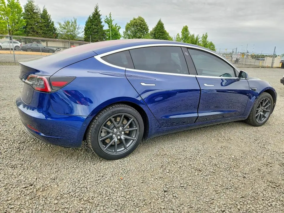 2018 TESLA MODEL 3   