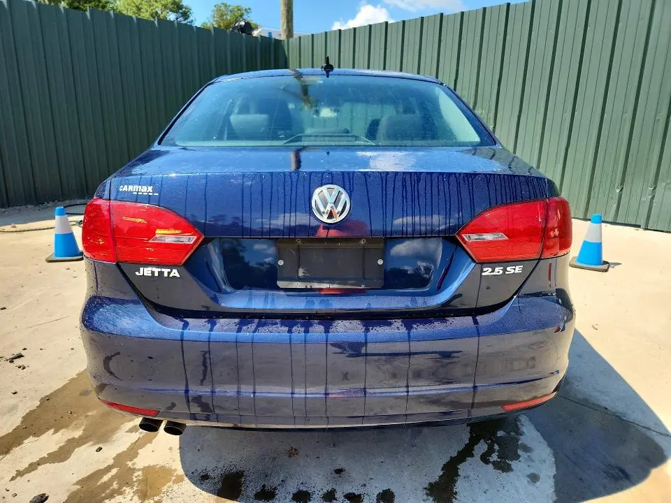 2013 VOLKSWAGEN JETTA SE  