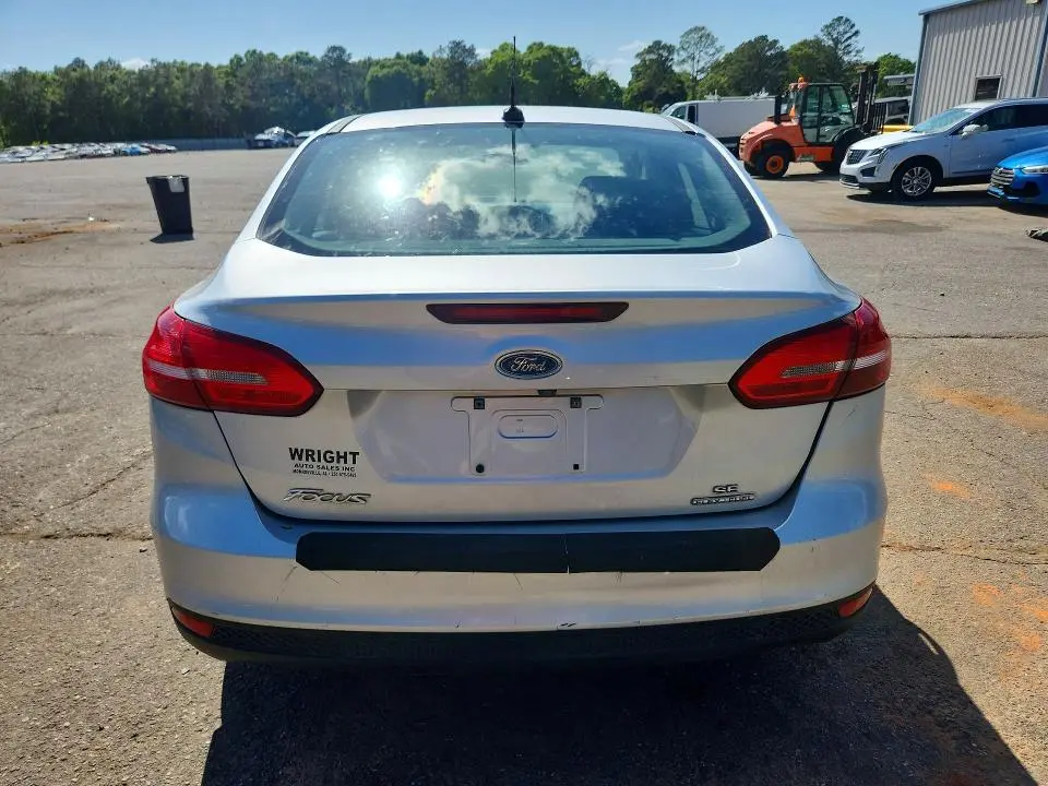 2016 FORD FOCUS SE  