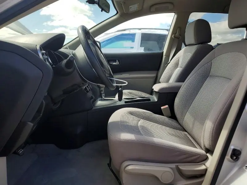 2010 NISSAN ROGUE S  