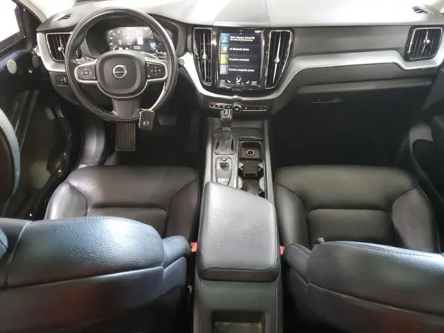 2018 VOLVO XC60 T5 MOMENTUM  