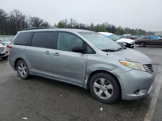 2011 TOYOTA SIENNA LE  