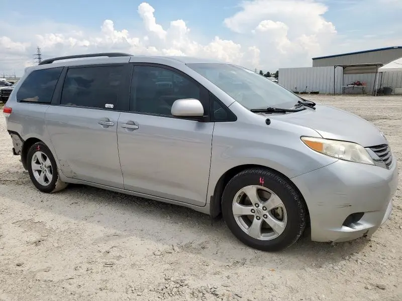 2011 TOYOTA SIENNA LE  