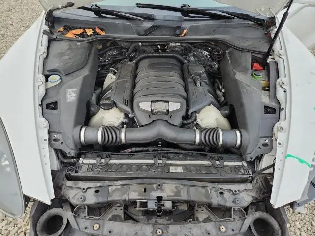 2013 PORSCHE CAYENNE GTS  