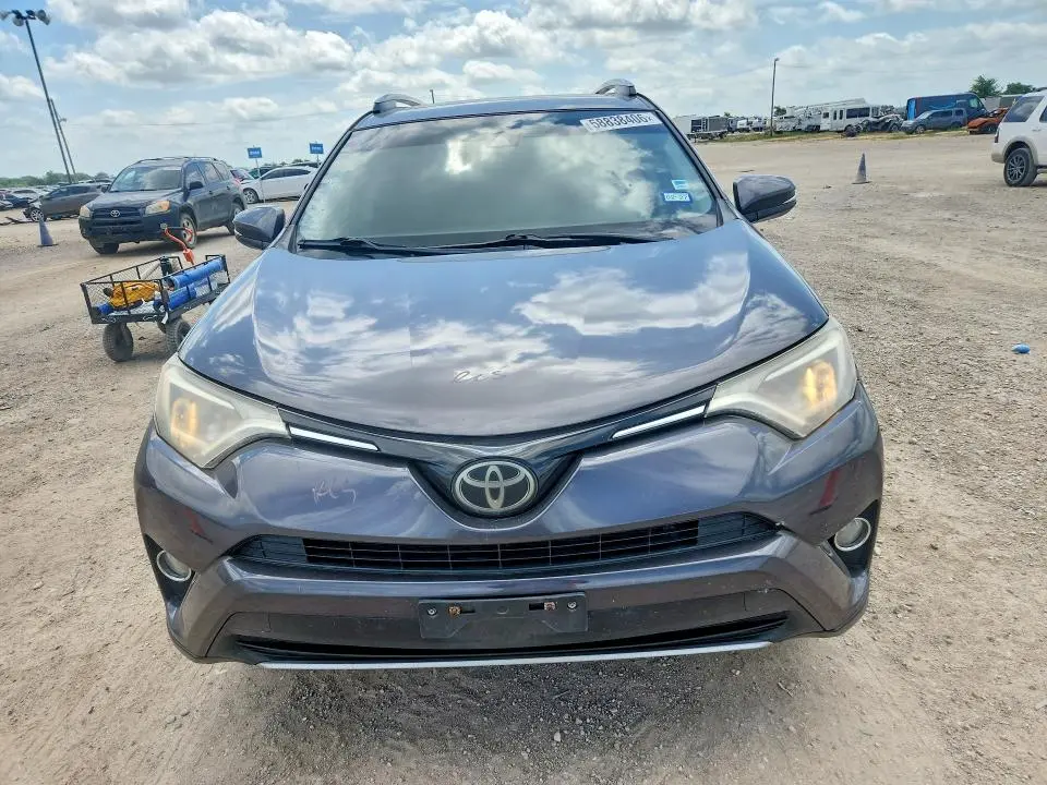 2017 TOYOTA RAV4 XLE  