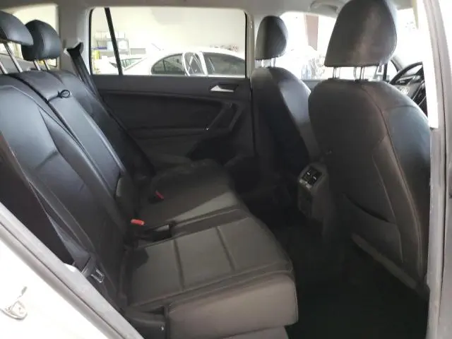 2020 VOLKSWAGEN TIGUAN SE  
