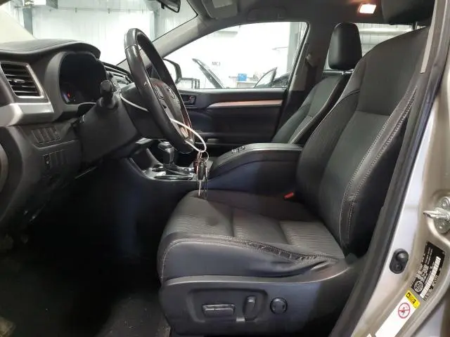 2015 TOYOTA HIGHLANDER LE  