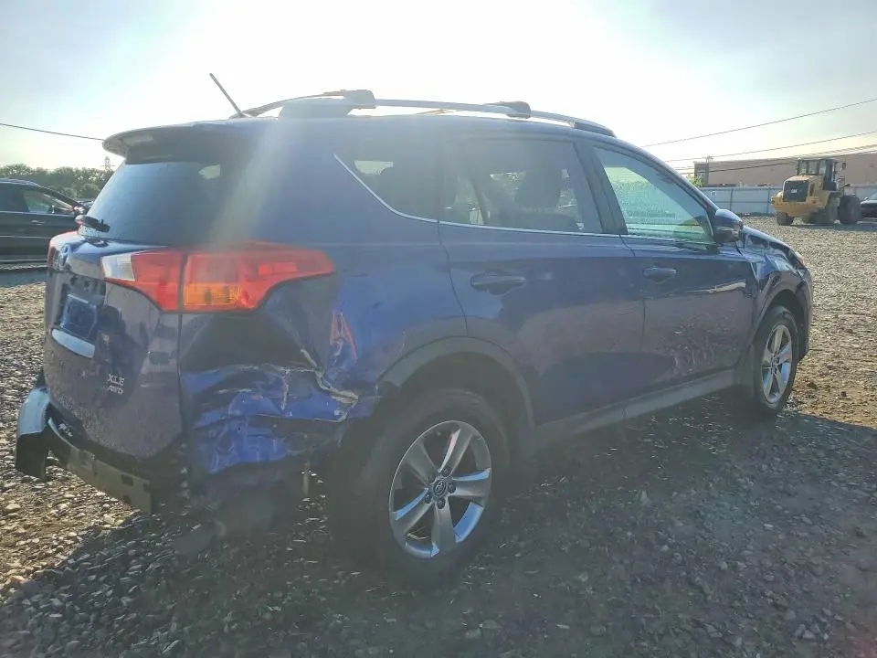 2015 TOYOTA RAV4 XLE  