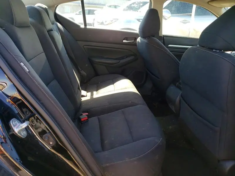 2021 NISSAN ALTIMA SV  