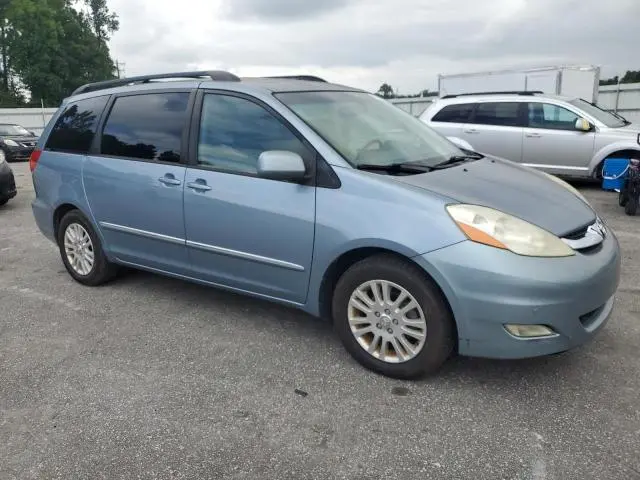 2010 TOYOTA SIENNA XLE