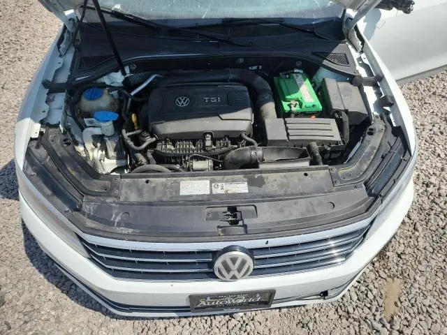 2016 VOLKSWAGEN PASSAT SE  
