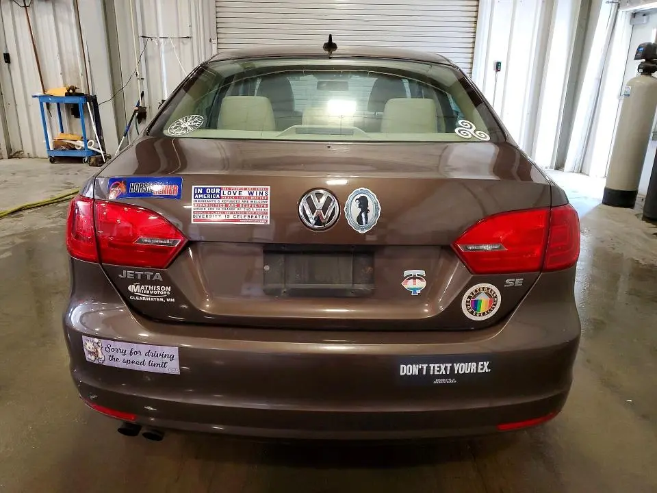2014 VOLKSWAGEN JETTA SE  