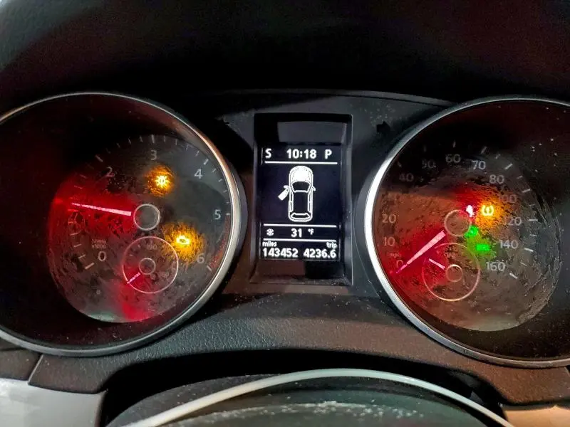 2011 VOLKSWAGEN GOLF   