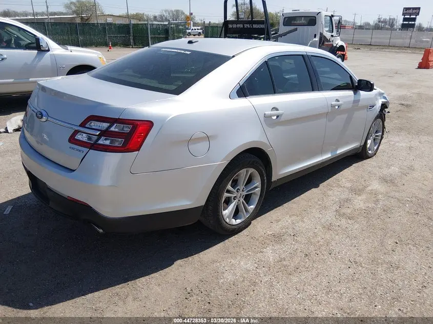 2018 FORD TAURUS SE