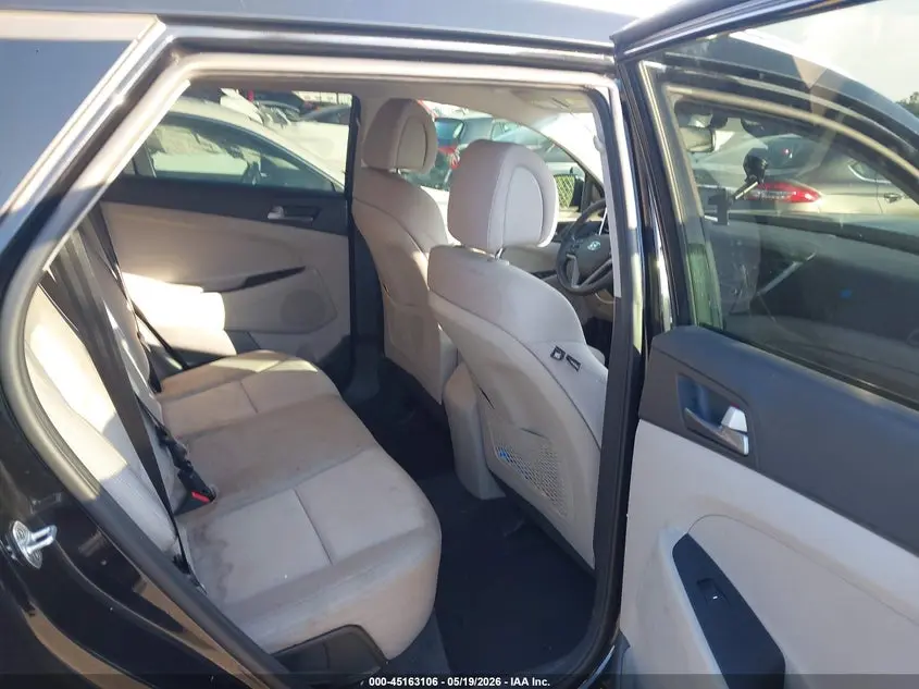 2017 HYUNDAI TUCSON SE