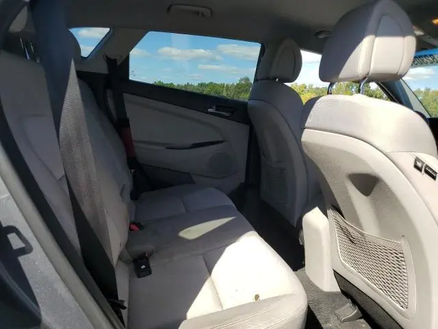 2018 HYUNDAI TUCSON SE  