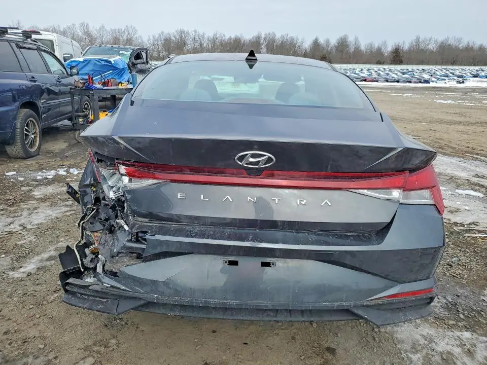 2021 HYUNDAI ELANTRA SEL  