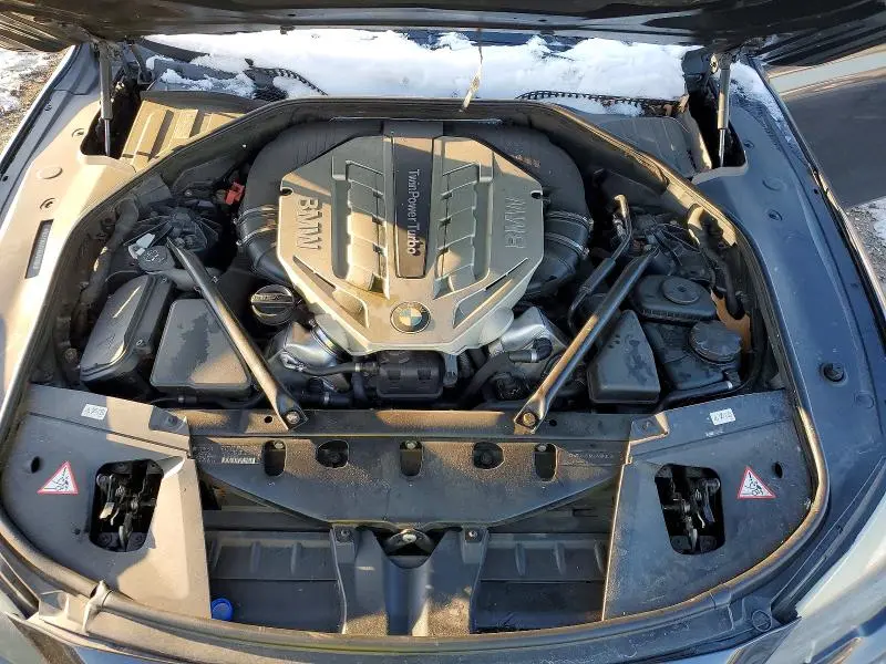 2011 BMW 750 XI  