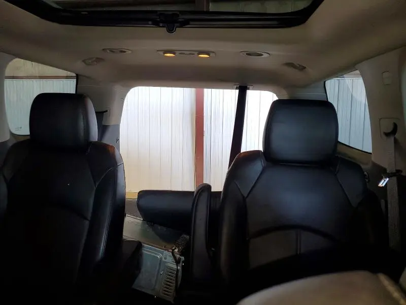 2011 GMC ACADIA SLT-1  