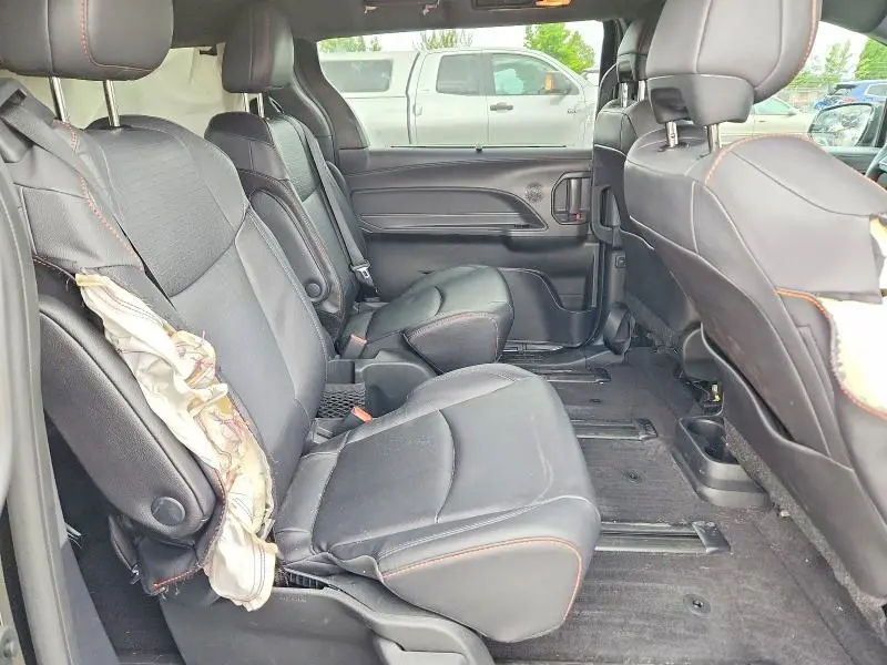 2024 TOYOTA SIENNA XSE  
