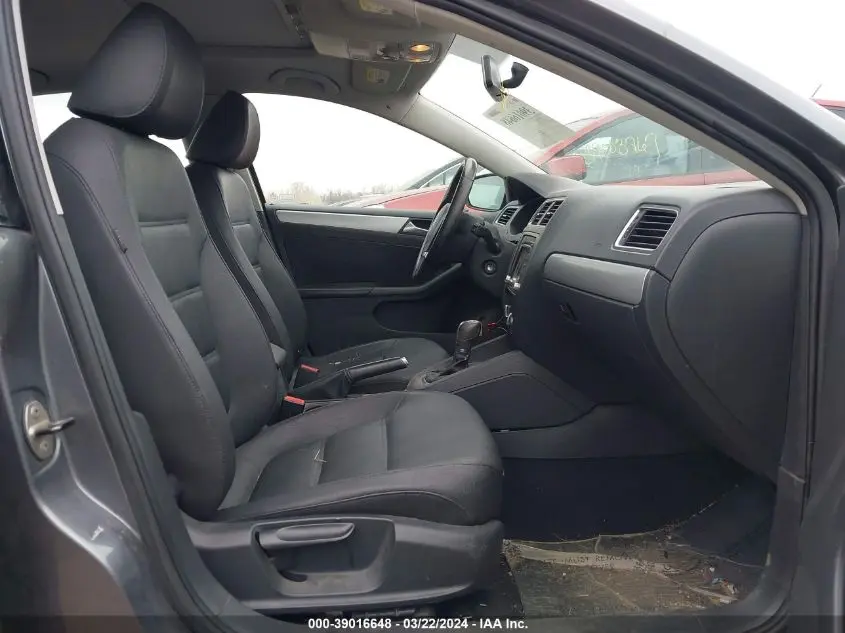 2012 VOLKSWAGEN JETTA 2.0L TDI