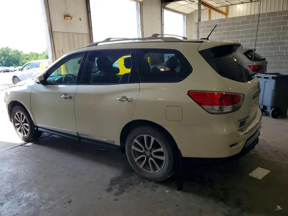 2016 NISSAN PATHFINDER SL  
