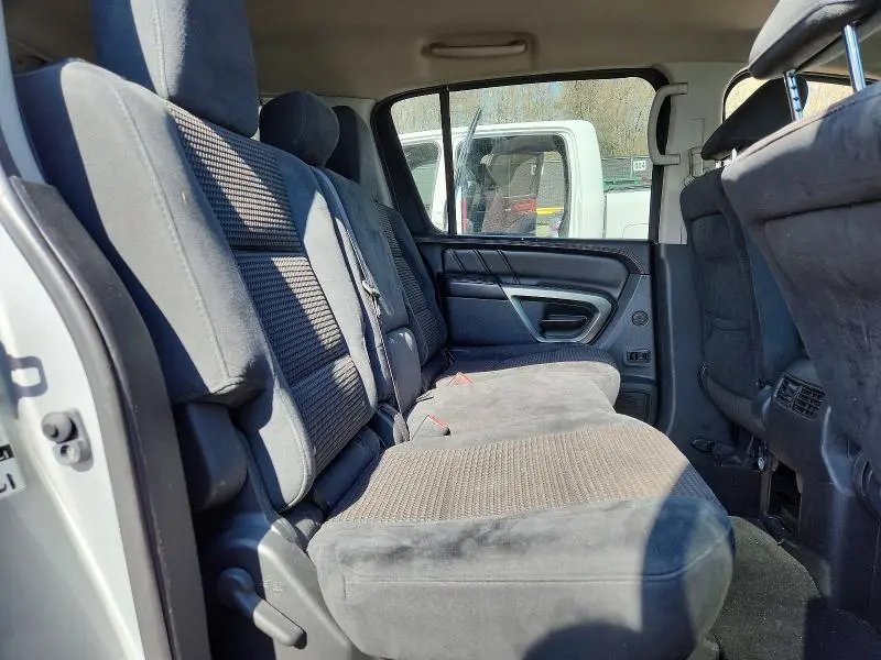2015 NISSAN ARMADA SV  