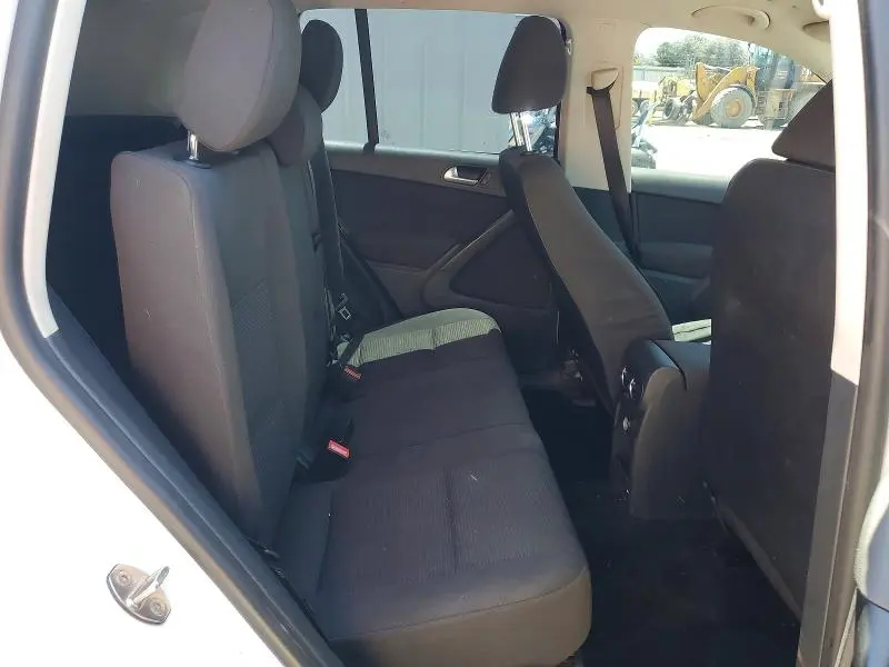 2015 VOLKSWAGEN TIGUAN S  