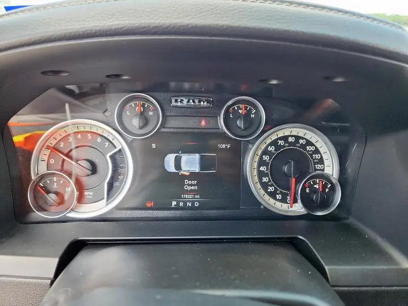 2015 RAM 1500 LARAMIE  