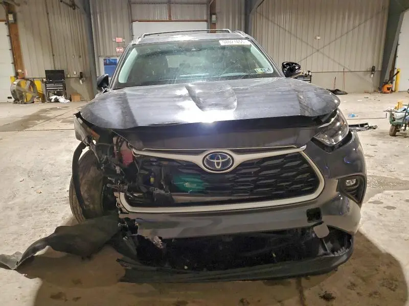 2021 TOYOTA HIGHLANDER HYBRID XLE  