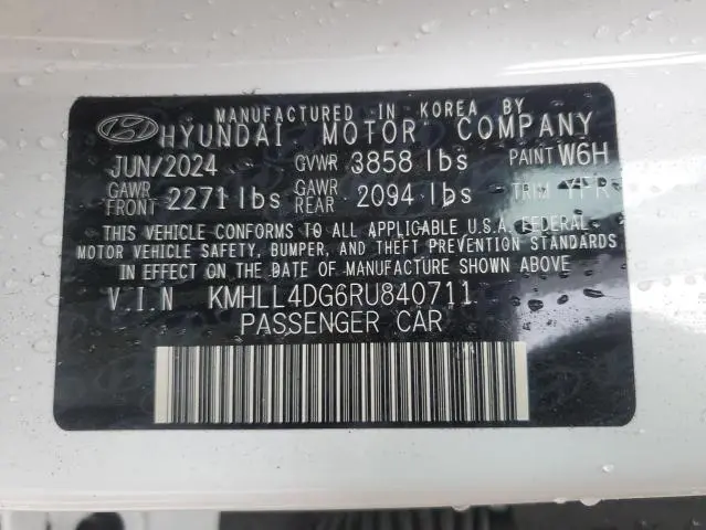 2024 HYUNDAI ELANTRA SE  