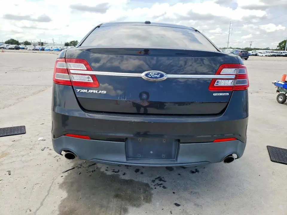2015 FORD TAURUS SE  