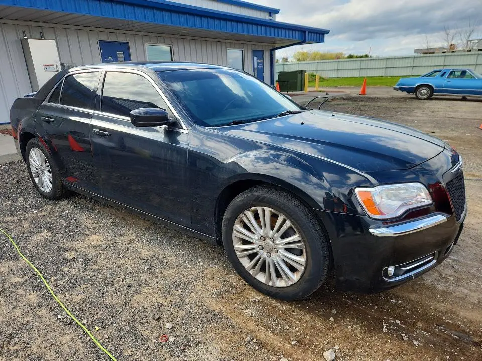 2013 CHRYSLER 300   