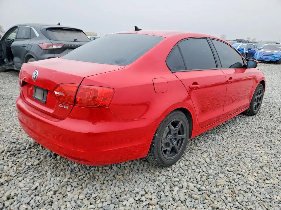 2011 VOLKSWAGEN JETTA SE  