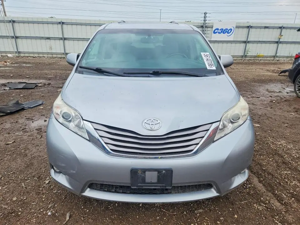 2015 TOYOTA SIENNA XLE 8-PASSENGER  