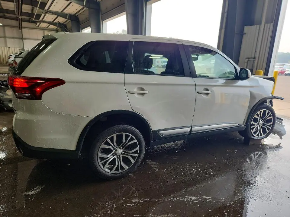 2016 MITSUBISHI OUTLANDER SE  