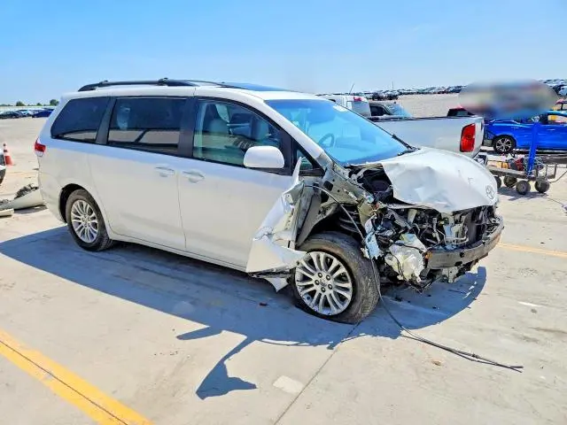 2011 TOYOTA SIENNA XLE 8-PASSENGER  